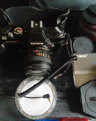 macchina fotografica Konica con kit professionale 