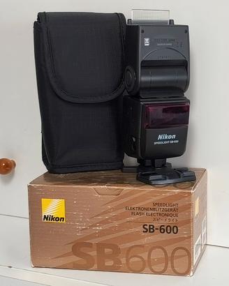 Flash Nikon SB-600