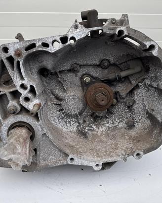CAMBIO MANUALE COMPLETO NISSAN Micra 5° Serie 820