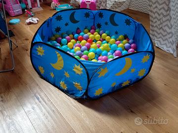 Piscina con palline