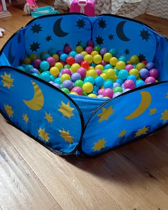 Piscina con palline
