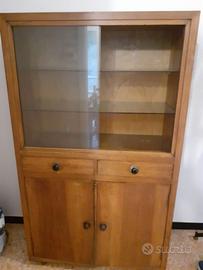 Mobile vetrina-cassettiera