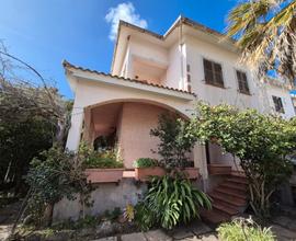 Villa caposchiera con giardino a Portoscuso