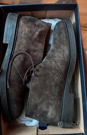 Frau scarpe scamosciate