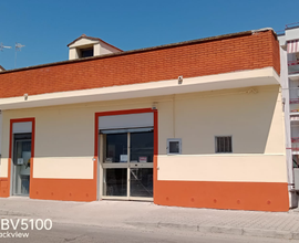 Locale commerciale magazzino