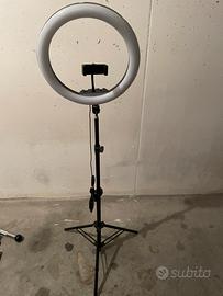 Lampada a led con trepiede
