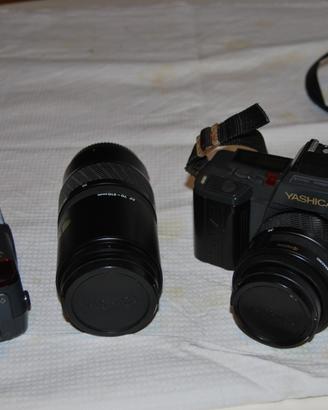 Macchina fotografica Yashica + obbiettivi e flash