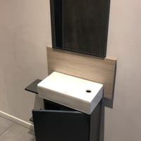 Mobiletto bagno con spechhio e lavandino