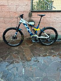 Husqvarna HC8 taglia M del 2021