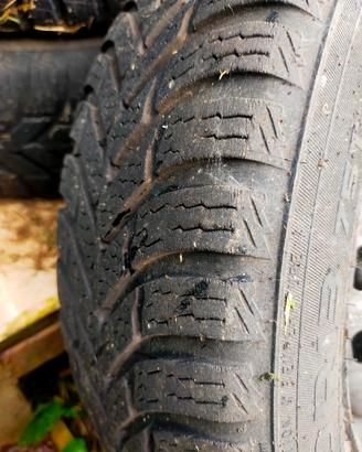 cerchi con gomme invernali panda