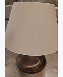 Lampada da tavolo elegante vintage, base in bronzo