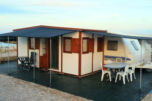 Caravan Hobby Prestige 650 KMFe con casetta