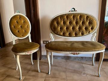 Divanetto con sedia