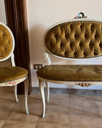 Divanetto con sedia