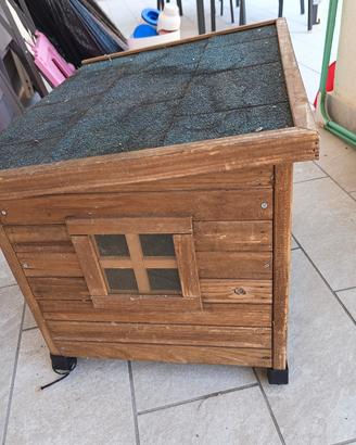 casetta in legno per gatto