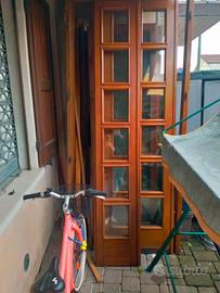 portoncino e finestre