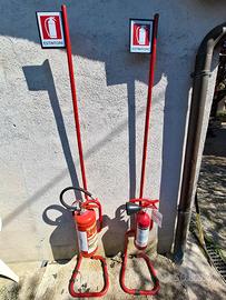 Estintori con supporto da terra