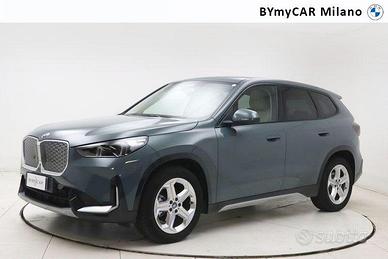 BMW iX1 edrive 20 X-Line