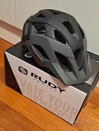 Casco da bici mai utilizzato 