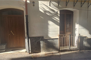 Dietro la Cattedrale