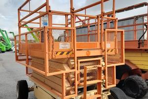 Semovente Verticale elettrico Sky jack Sj 6832 E a