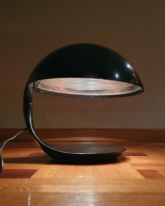 Lampada da tavolo "Cobra" di Elio Martinelli per M