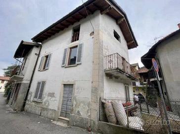 Immobile in asta di 196 m² con 3 locali a Cocquio-