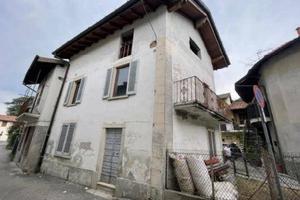 Immobile in asta di 196 m² con 3 locali a Cocquio-