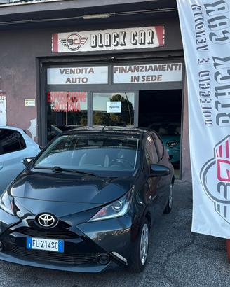 Toyota Aygo 1.0 VVT-i 69 CV 5 porte x-play TSS