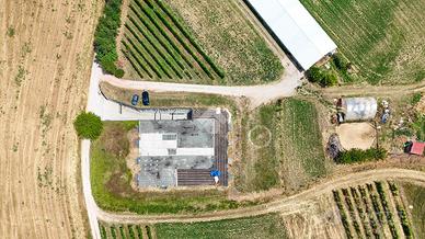 CAPANNONE A CALVAGESE DELLA RIVIERA