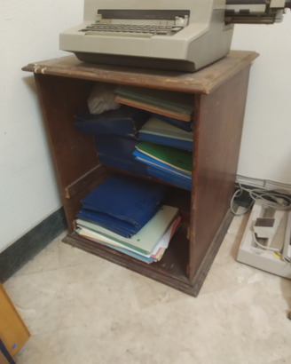 Mobiluccio legno vintage da restaurare