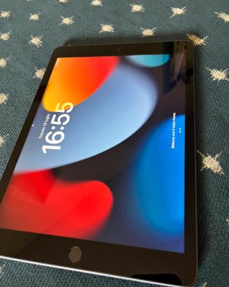 Apple iPad Wi-Fi 64 gb + Smart Keyboard