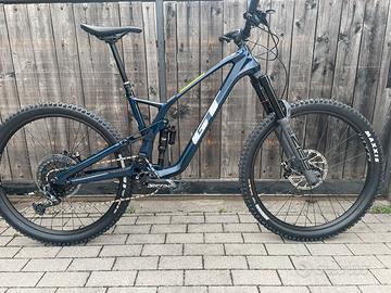 Bici GT FORCE CARBON PRO LE