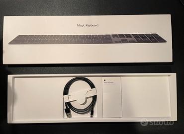 Apple keyboard con tastierino numerico e mouse