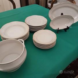servizio di piatti in porcellana 