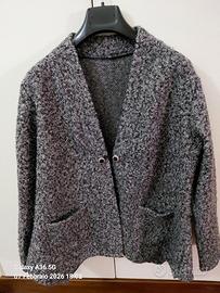 Giacca in boucle con bottoni, gioiello