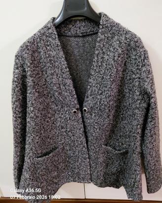 Giacca in boucle con bottoni, gioiello