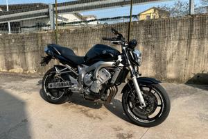 YAMAHA FZ6