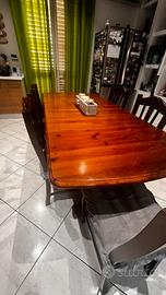 Tavolo in legno massello