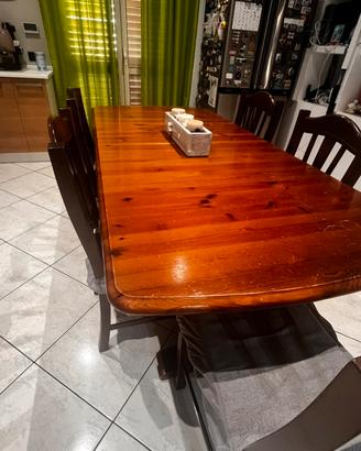 Tavolo in legno massello