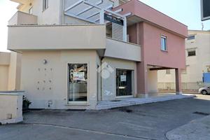 NEGOZIO A SANTA MARIA A VICO