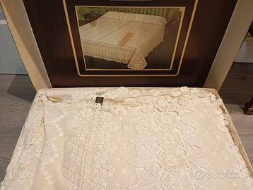Copriletto macramè vintage
