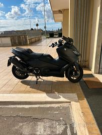 T-MAX 560