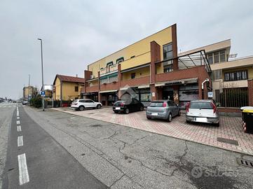 NEGOZIO A BORGARO TORINESE