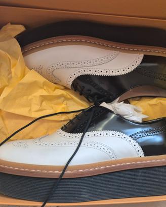 ScarpeStringate TOD'S t39.5 in pelle nero e bianco