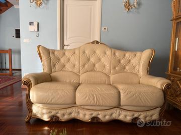 N.2 Divani in pelle da 2 e 3 posti