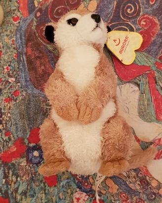 Pupazzi in peluche di vari animali