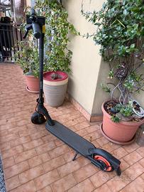 Monopattino elettrico Xiaomi Scooter 4Pro