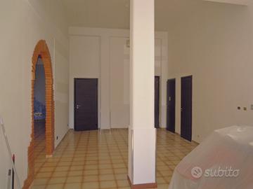 BOTTEGA 120 mq 2 servizi con sala fumatori