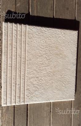 Rivestimento scale gres porcellanato gradini 30x30